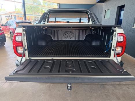 TOYOTA Hilux Caminhonete 2.8 16V SRX 4X4 TURBO DIESEL CABINE DUPLA AUTOMÁTICO, Foto 12