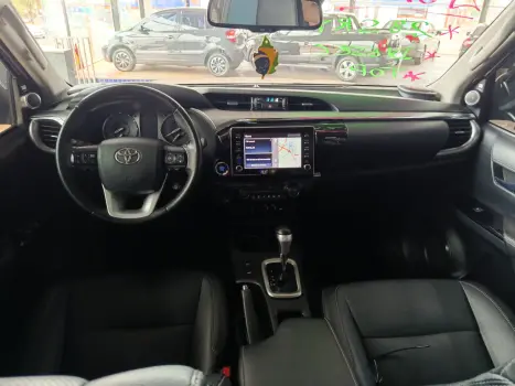 TOYOTA Hilux Caminhonete 2.8 16V SRX 4X4 TURBO DIESEL CABINE DUPLA AUTOMÁTICO, Foto 8
