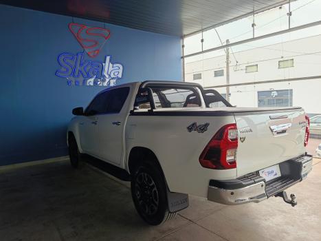 TOYOTA Hilux Caminhonete 2.8 16V SRX 4X4 TURBO DIESEL CABINE DUPLA AUTOMÁTICO, Foto 5