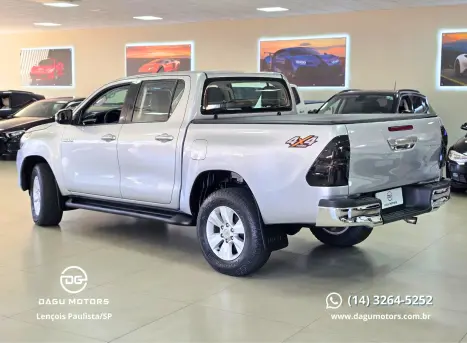 TOYOTA Hilux Caminhonete 2.8 16V SRV 4X4 DIESEL CABINE DUPLA AUTOMTICO, Foto 4