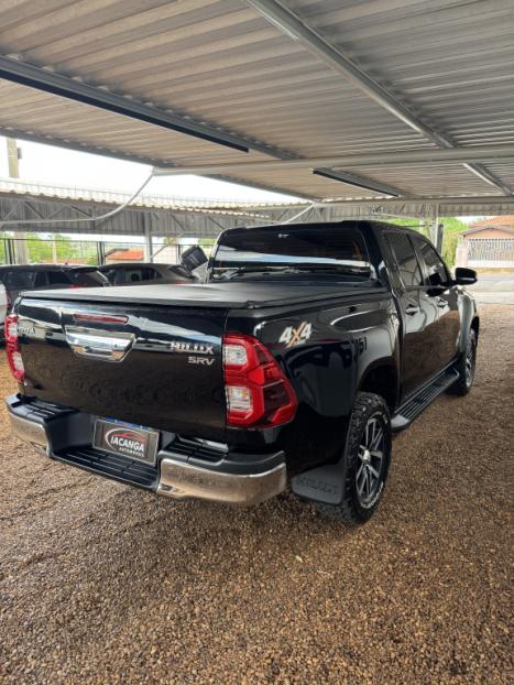 TOYOTA Hilux Caminhonete 3.0 16V 4P 4X4 SRV TURBO DIESEL CABINE DUPLA AUTOMÁTICO, Foto 4 TOYOTA Hilux Caminhonete 3.0 16V 4P 4X4 SRV TURBO DIESEL CABINE DUPLA AUTOMÁTICO, Foto 4