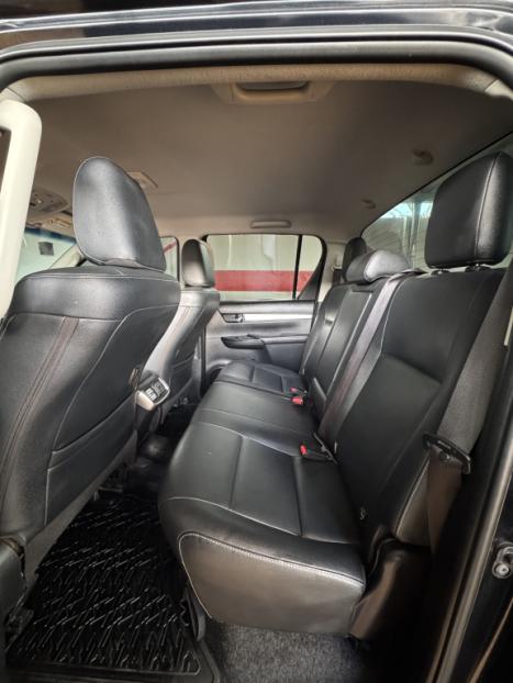 TOYOTA Hilux Caminhonete 3.0 16V 4P 4X4 SRV TURBO DIESEL CABINE DUPLA AUTOMÁTICO, Foto 8 TOYOTA Hilux Caminhonete 3.0 16V 4P 4X4 SRV TURBO DIESEL CABINE DUPLA AUTOMÁTICO, Foto 8