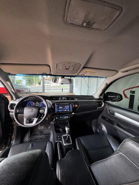 TOYOTA Hilux Caminhonete 3.0 16V 4P 4X4 SRV TURBO DIESEL CABINE DUPLA AUTOMÁTICO, Foto 9 TOYOTA Hilux Caminhonete 3.0 16V 4P 4X4 SRV TURBO DIESEL CABINE DUPLA AUTOMÁTICO, Foto 9