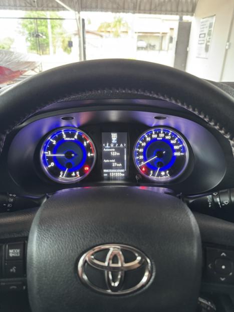 TOYOTA Hilux Caminhonete 3.0 16V 4P 4X4 SRV TURBO DIESEL CABINE DUPLA AUTOMÁTICO, Foto 10 TOYOTA Hilux Caminhonete 3.0 16V 4P 4X4 SRV TURBO DIESEL CABINE DUPLA AUTOMÁTICO, Foto 10