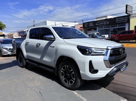 TOYOTA Hilux Caminhonete 2.8 16V SRX 4X4 DIESEL CABINE DUPLA AUTOMTICO, Foto 4