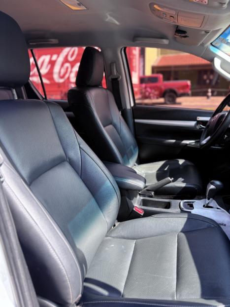 TOYOTA Hilux Caminhonete 2.8 16V SRX 4X4 DIESEL CABINE DUPLA AUTOMTICO, Foto 9