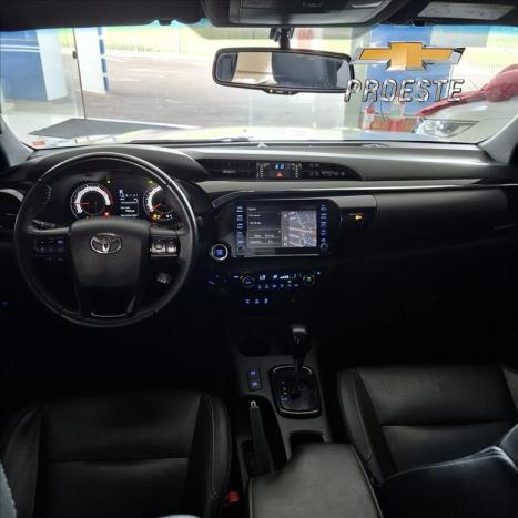 TOYOTA Hilux Caminhonete 2.8 16V SRX 4X4 DIESEL CABINE DUPLA AUTOMTICO, Foto 4