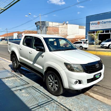 TOYOTA Hilux Caminhonete 2.7 16V 4P SRV FLEX 4X4  CABINE DUPLA AUTOMTICO, Foto 4