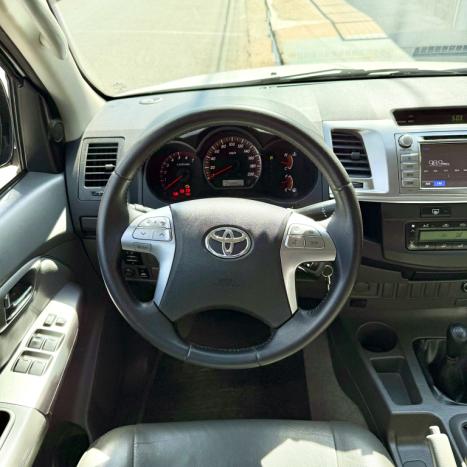 TOYOTA Hilux Caminhonete 2.7 16V 4P SRV FLEX 4X4  CABINE DUPLA AUTOMTICO, Foto 9