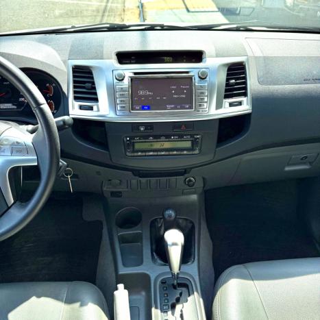 TOYOTA Hilux Caminhonete 2.7 16V 4P SRV FLEX 4X4  CABINE DUPLA AUTOMTICO, Foto 10