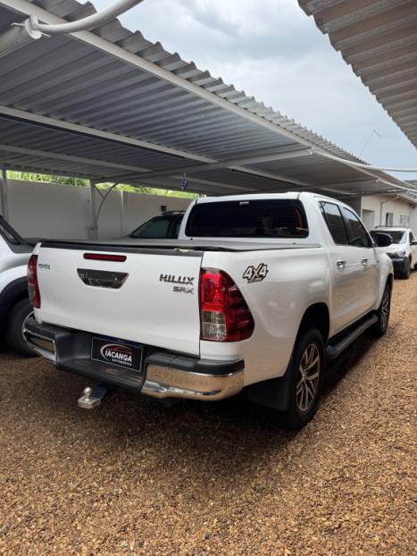 TOYOTA Hilux Caminhonete 3.0 4P 4X4 DIESEL CABINE DUPLA, Foto 4