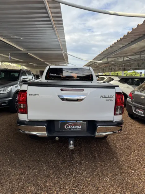 TOYOTA Hilux Caminhonete 3.0 4P SR 4X4 TURBO DIESEL CABINE DUPLA AUTOMTICO, Foto 4