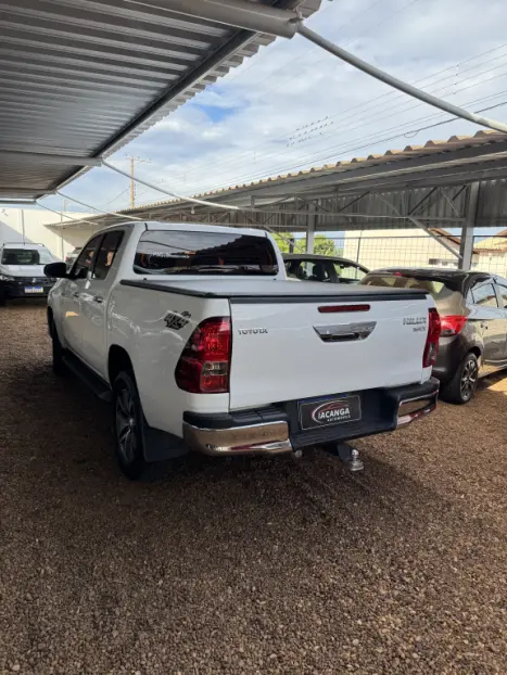 TOYOTA Hilux Caminhonete 3.0 4P SR 4X4 TURBO DIESEL CABINE DUPLA AUTOMTICO, Foto 6
