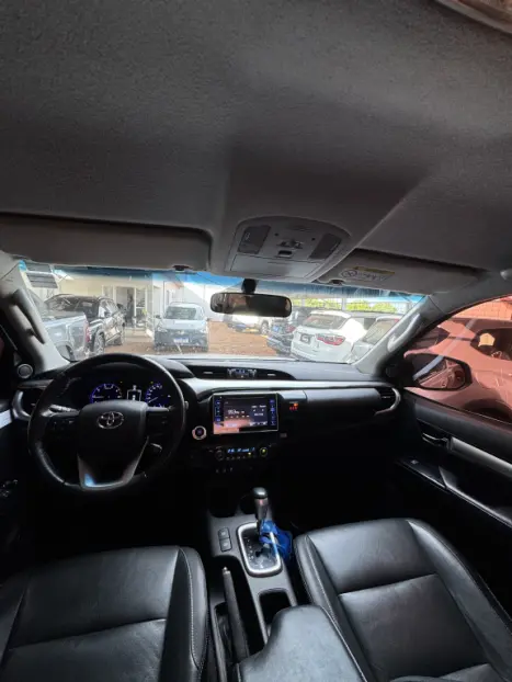 TOYOTA Hilux Caminhonete 3.0 4P SR 4X4 TURBO DIESEL CABINE DUPLA AUTOMTICO, Foto 10