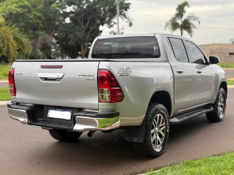 TOYOTA Hilux Caminhonete 2.8 16V SRV 4X4 DIESEL CABINE DUPLA AUTOMTICO, Foto 4