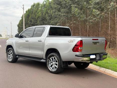 TOYOTA Hilux Caminhonete 2.8 16V SRV 4X4 DIESEL CABINE DUPLA AUTOMTICO, Foto 8
