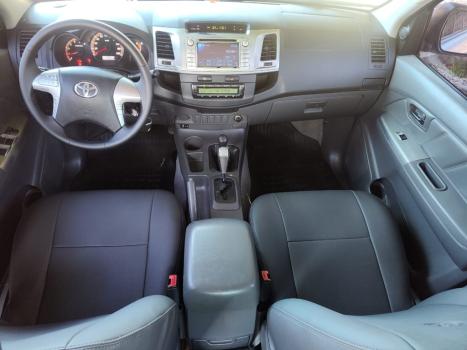 TOYOTA Hilux Caminhonete 3.0 4P 4X4 SRV TURBO DIESEL CABINE DUPLA AUTOMTICO, Foto 11