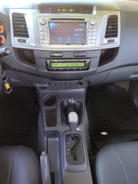 TOYOTA Hilux Caminhonete 3.0 4P 4X4 SRV TURBO DIESEL CABINE DUPLA AUTOMTICO, Foto 12