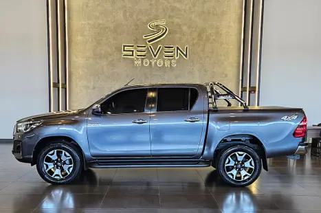 TOYOTA Hilux Caminhonete 2.8 16V SRX 50 ANOS 4X4 TURBO DIESEL CABINE DUPLA AUTOMTICO, Foto 2