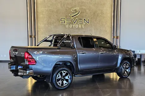 TOYOTA Hilux Caminhonete 2.8 16V SRX 50 ANOS 4X4 TURBO DIESEL CABINE DUPLA AUTOMTICO, Foto 5