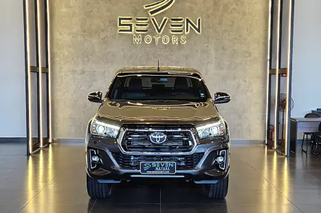 TOYOTA Hilux Caminhonete 2.8 16V SRX 50 ANOS 4X4 TURBO DIESEL CABINE DUPLA AUTOMTICO, Foto 8