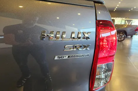 TOYOTA Hilux Caminhonete 2.8 16V SRX 50 ANOS 4X4 TURBO DIESEL CABINE DUPLA AUTOMTICO, Foto 9