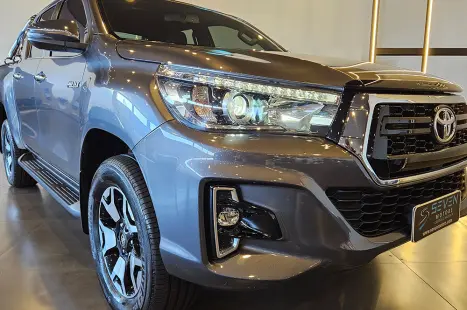 TOYOTA Hilux Caminhonete 2.8 16V SRX 50 ANOS 4X4 TURBO DIESEL CABINE DUPLA AUTOMTICO, Foto 10