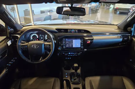 TOYOTA Hilux Caminhonete 2.8 16V SRX 50 ANOS 4X4 TURBO DIESEL CABINE DUPLA AUTOMTICO, Foto 12