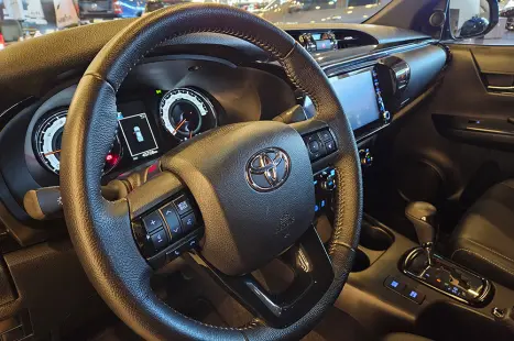 TOYOTA Hilux Caminhonete 2.8 16V SRX 50 ANOS 4X4 TURBO DIESEL CABINE DUPLA AUTOMTICO, Foto 13