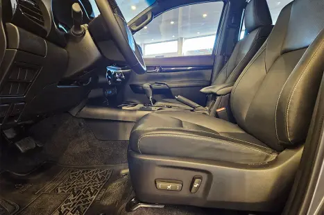 TOYOTA Hilux Caminhonete 2.8 16V SRX 50 ANOS 4X4 TURBO DIESEL CABINE DUPLA AUTOMTICO, Foto 16