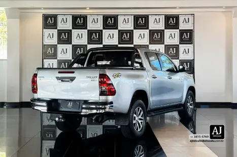 TOYOTA Hilux Caminhonete 2.7 16V 4P SRV FLEX 4X4  CABINE DUPLA AUTOM�TICO, Foto 8