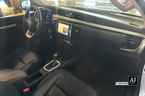 TOYOTA Hilux Caminhonete 2.7 16V 4P SRV FLEX 4X4  CABINE DUPLA AUTOM�TICO, Foto 11