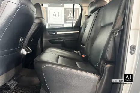 TOYOTA Hilux Caminhonete 2.7 16V 4P SRV FLEX 4X4  CABINE DUPLA AUTOM�TICO, Foto 14