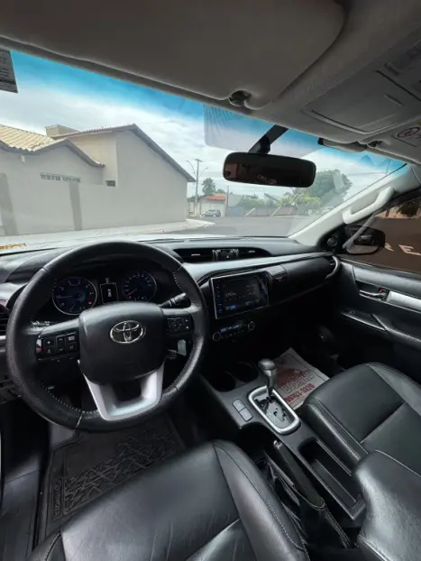 TOYOTA Hilux Caminhonete 2.8 16V SRV 4X4 DIESEL CABINE DUPLA AUTOM�TICO, Foto 8