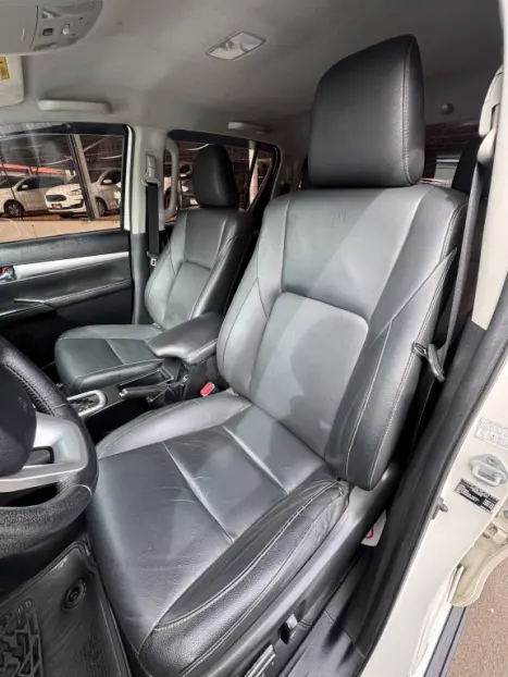 TOYOTA Hilux Caminhonete 2.8 16V SRV 4X4 DIESEL CABINE DUPLA AUTOM�TICO, Foto 11