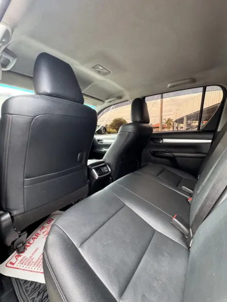 TOYOTA Hilux Caminhonete 2.8 16V SRV 4X4 DIESEL CABINE DUPLA AUTOM�TICO, Foto 12