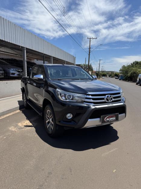 TOYOTA Hilux Caminhonete 2.8 16V SRX 4X4 TURBO DIESEL CABINE DUPLA AUTOM�TICO, Foto 3