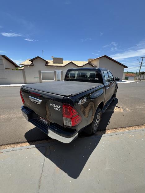 TOYOTA Hilux Caminhonete 2.8 16V SRX 4X4 TURBO DIESEL CABINE DUPLA AUTOM�TICO, Foto 4