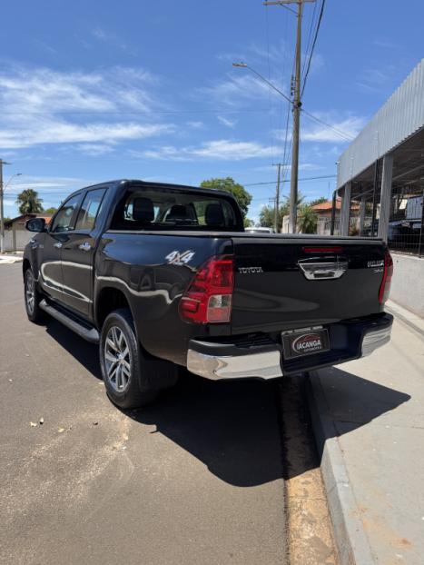 TOYOTA Hilux Caminhonete 2.8 16V SRX 4X4 TURBO DIESEL CABINE DUPLA AUTOM�TICO, Foto 6