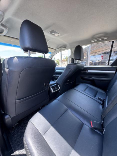 TOYOTA Hilux Caminhonete 2.8 16V SRX 4X4 TURBO DIESEL CABINE DUPLA AUTOM�TICO, Foto 11