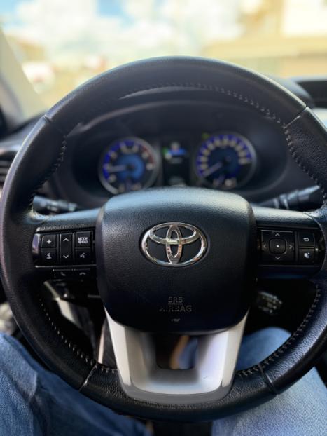 TOYOTA Hilux Caminhonete 2.8 16V SRV 4X4 DIESEL CABINE DUPLA AUTOM�TICO, Foto 8