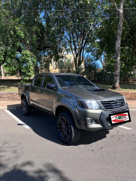 TOYOTA Hilux Caminhonete 3.0 4P 4X4 DIESEL CABINE DUPLA, Foto 4