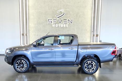 TOYOTA Hilux Caminhonete 2.8 16V SRX 4X4 DIESEL CABINE DUPLA AUTOM�TICO, Foto 2