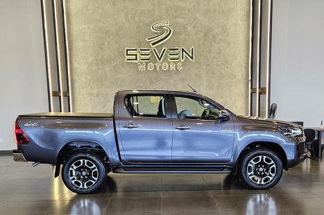 TOYOTA Hilux Caminhonete 2.8 16V SRX 4X4 DIESEL CABINE DUPLA AUTOM�TICO, Foto 4