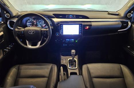 TOYOTA Hilux Caminhonete 2.8 16V SRX 4X4 TURBO DIESEL CABINE DUPLA AUTOM�TICO, Foto 14