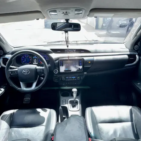 TOYOTA Hilux Caminhonete 2.8 16V SRX 4X4 TURBO DIESEL CABINE DUPLA AUTOM�TICO, Foto 8