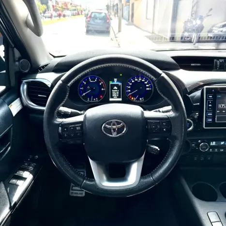 TOYOTA Hilux Caminhonete 2.8 16V SRX 4X4 TURBO DIESEL CABINE DUPLA AUTOM�TICO, Foto 9