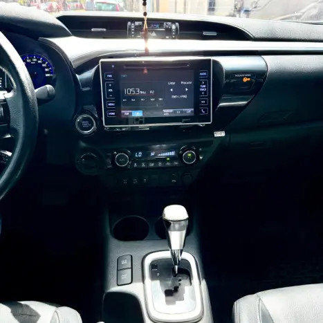 TOYOTA Hilux Caminhonete 2.8 16V SRX 4X4 TURBO DIESEL CABINE DUPLA AUTOM�TICO, Foto 10