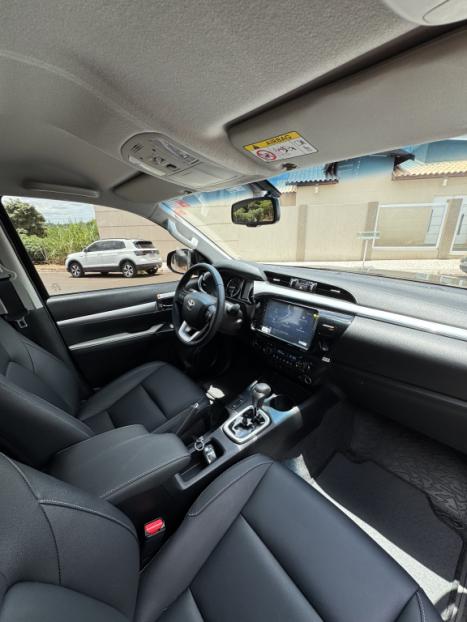 TOYOTA Hilux Caminhonete 2.8 16V SRV 4X4 DIESEL CABINE DUPLA AUTOM�TICO, Foto 10