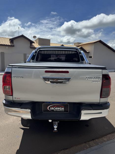 TOYOTA Hilux Caminhonete 2.8 16V 4P SRX DIESEL CABINE DUPLA, Foto 4